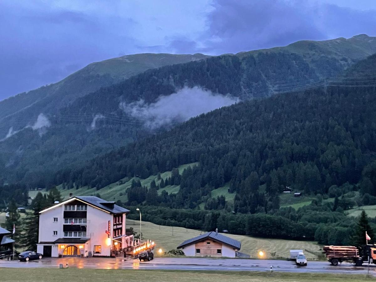 Hotel Restaurant Gommerhof Reckingen Exteriör bild