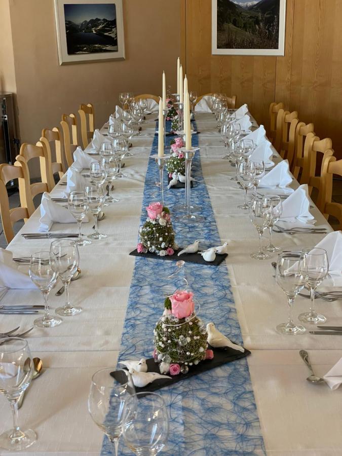 Hotel Restaurant Gommerhof Reckingen Exteriör bild