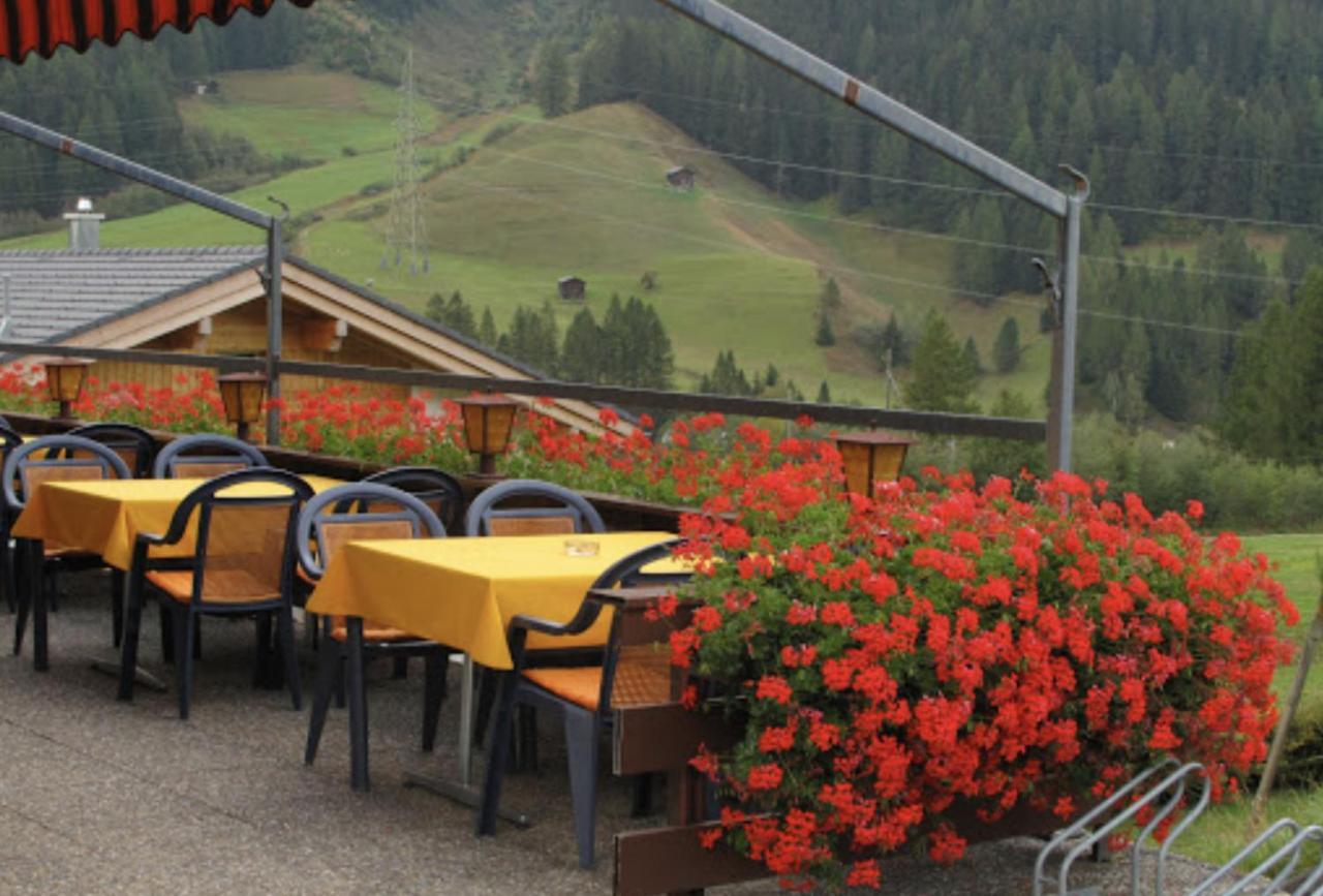 Hotel Restaurant Gommerhof Reckingen Exteriör bild