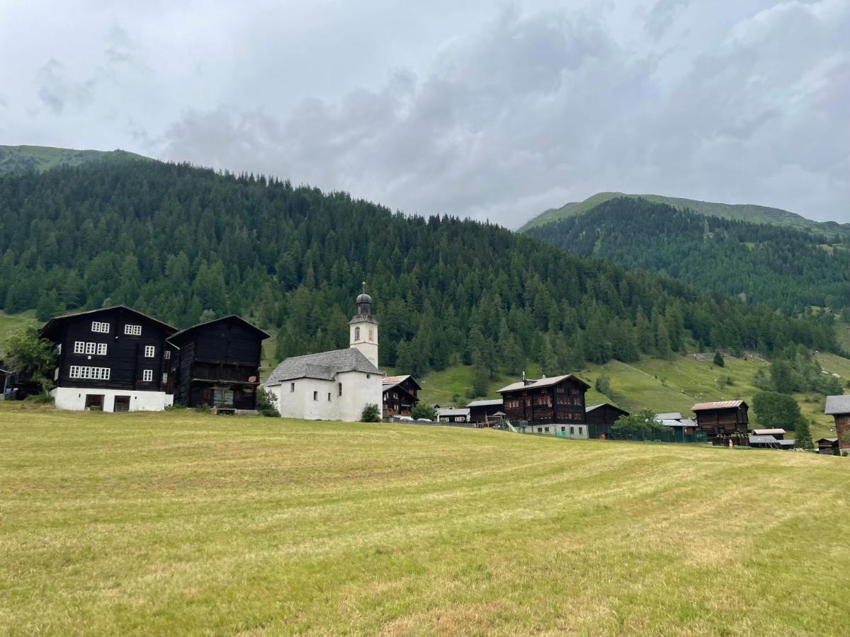 Hotel Restaurant Gommerhof Reckingen Exteriör bild