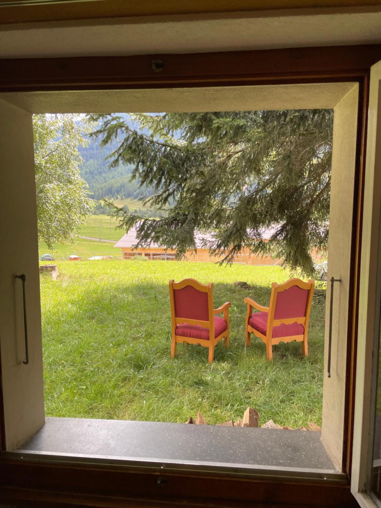 Hotel Restaurant Gommerhof Reckingen Rum bild
